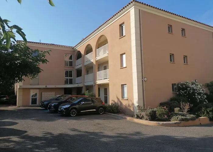 Les Eucalyptus * LʼÎle-Rousse